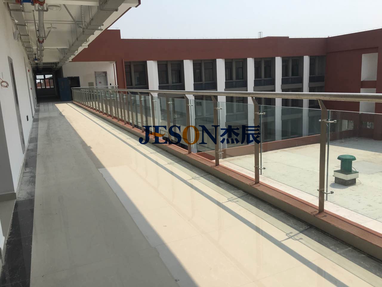 杰辰護(hù)欄，為校園安全護(hù)航。