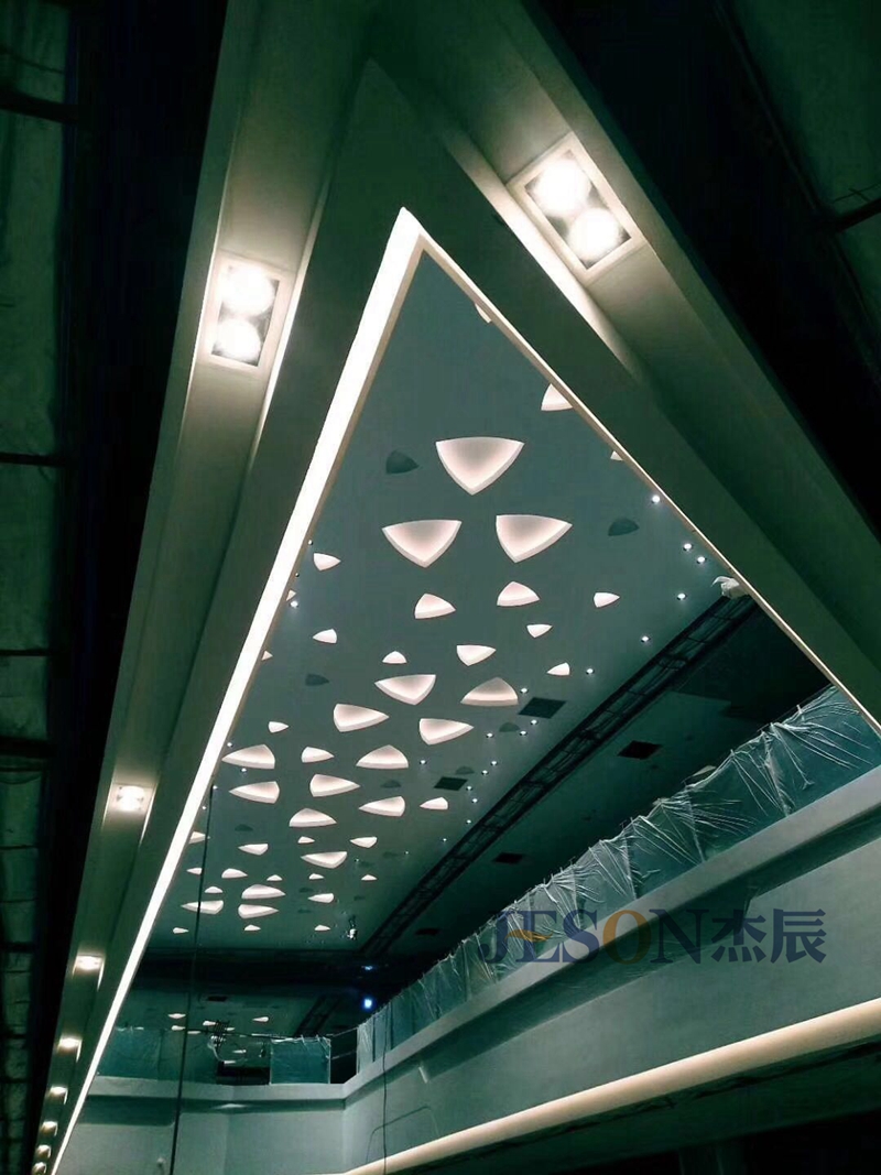 杰辰立柱——大型商場裝修的點睛之筆